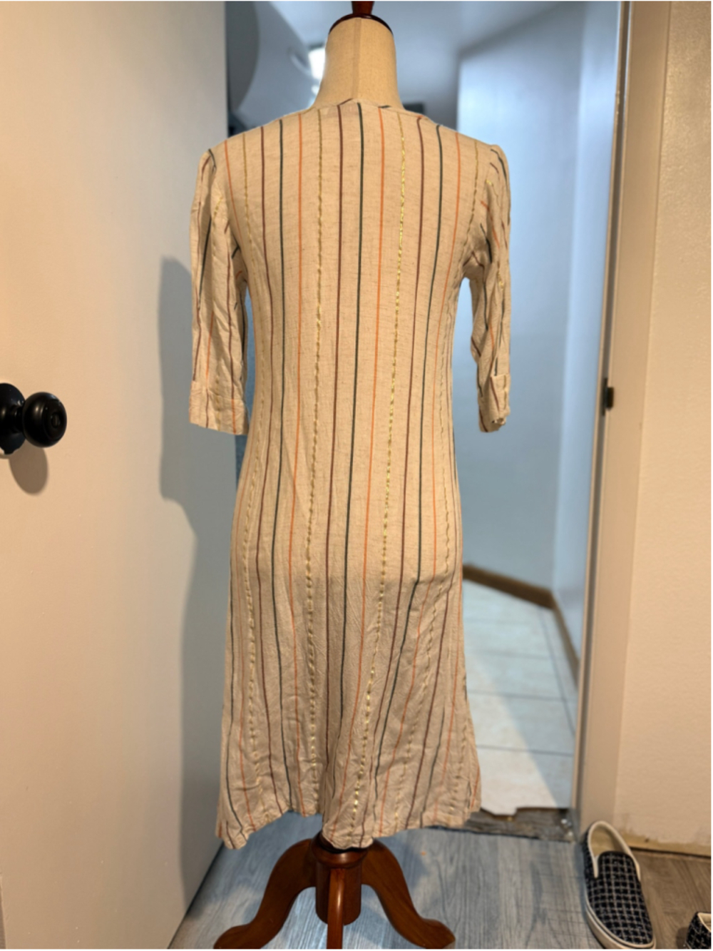 BIBA Indian Ethnic Striped Kurta Dress Midi
Gold Metallic Accent Size 32/small
